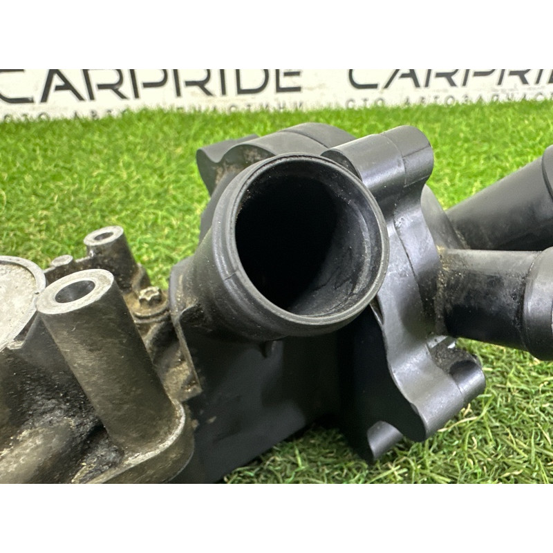 Корпус термостата с помпой (система охлаждения) AUDI A8 D4 2011 4.2 CDRA 079121013P