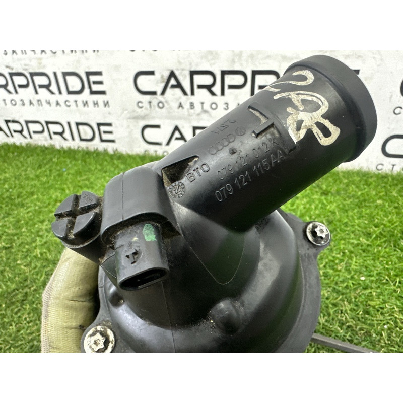 Корпус термостата с помпой (система охлаждения) AUDI A8 D4 2011 4.2 CDRA 079121013P