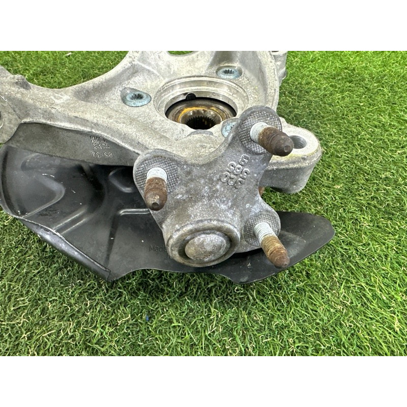 Поворотный кулак (подвеска) AUDI A3 8V 2016 1.8 CNSB 5Q0407253A