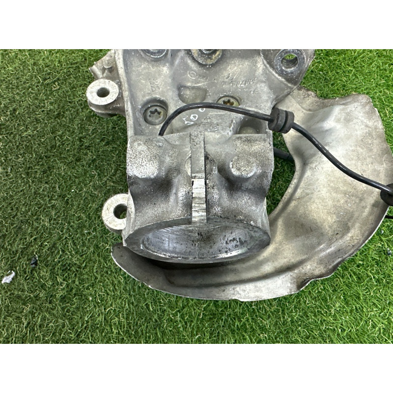 Поворотний кулак (підвіска) BMW 3-series F30 2015 2.0 31216792288