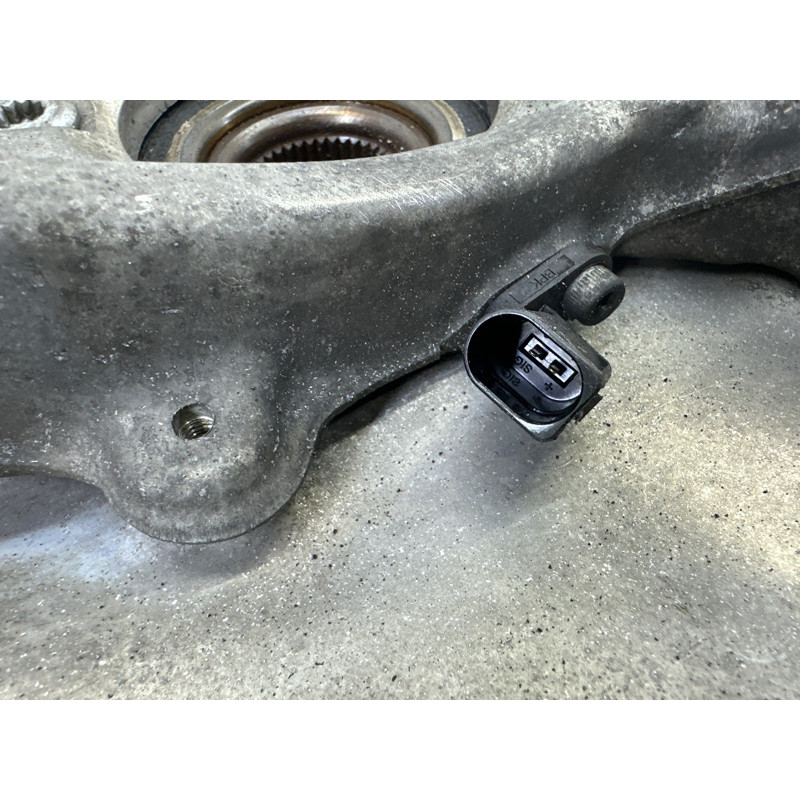 Поворотный кулак (подвеска) AUDI A4 B8 2010 2.0 CAEB 8K0407254AB