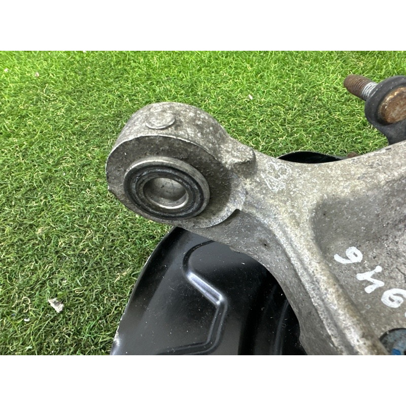 Поворотный кулак (подвеска) AUDI A3 8V 2016 1.8 CNSB 5Q0407254A