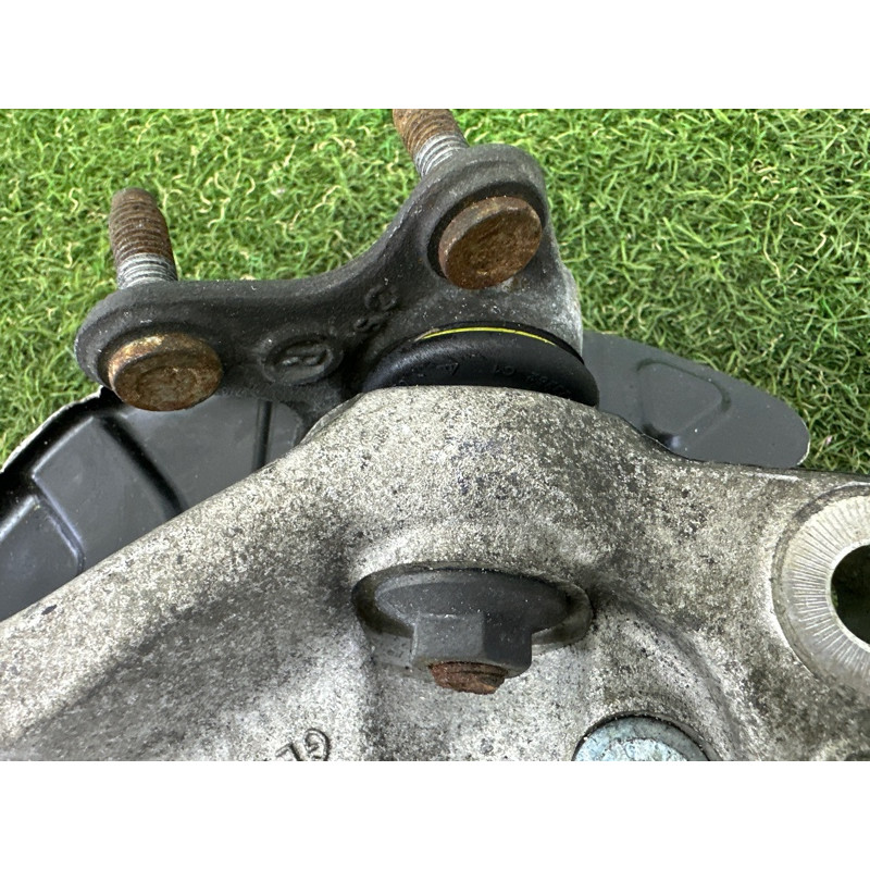 Поворотный кулак (подвеска) AUDI A3 8V 2016 1.8 CNSB 5Q0407254A