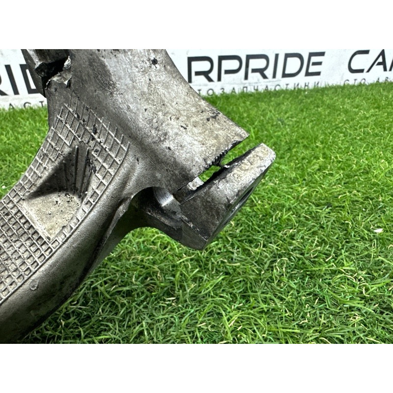 Поворотный кулак (подвеска) AUDI A8 D4 2011 4.2 CDRA 4H0407253G