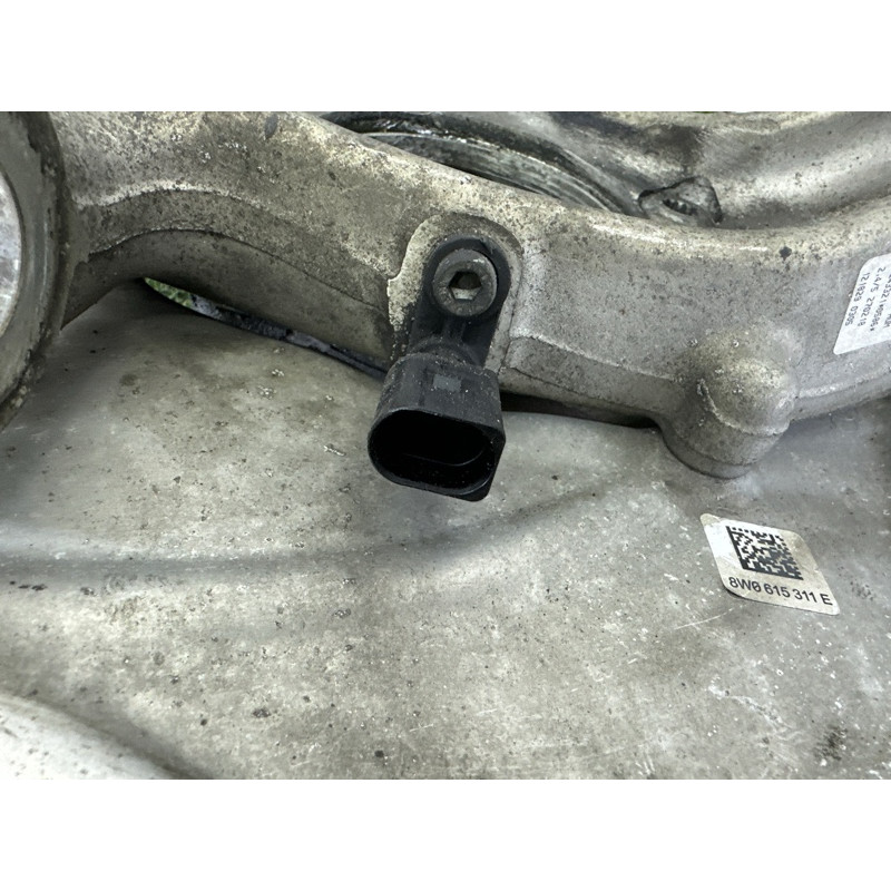 Поворотный кулак (подвеска) AUDI A4 B9 2018 2.0 DBPA 8W0407253F