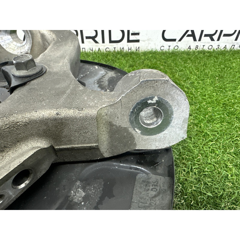 Поворотный кулак (подвеска) Jeep Grand Cherokee WK2 2018 3.6 4877658AD