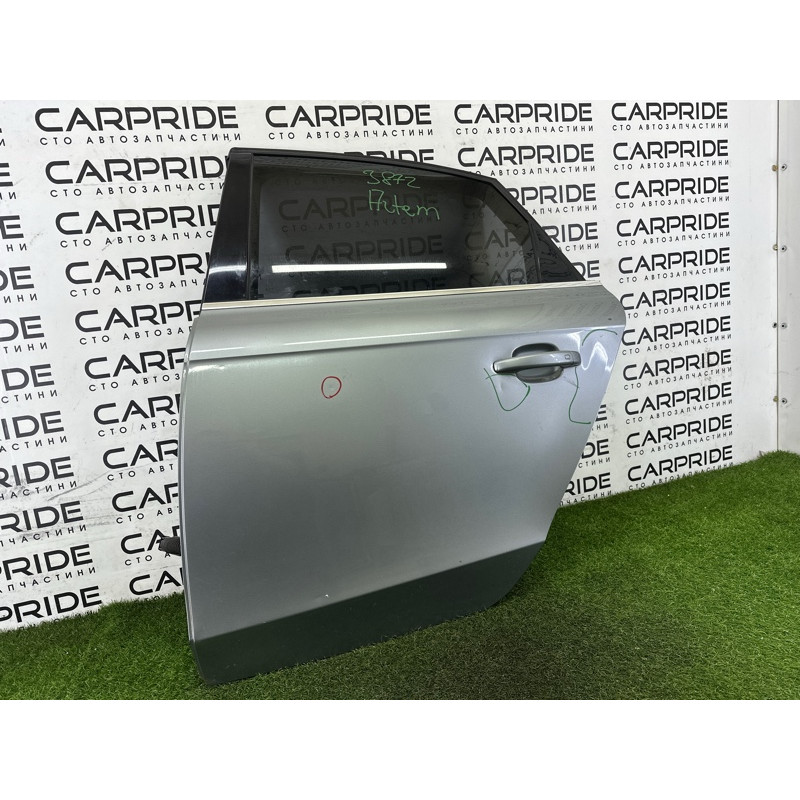 Дверь (наружные элементы кузова) AUDI A4 B8 2010 2.0 CAEB 8K5833051D