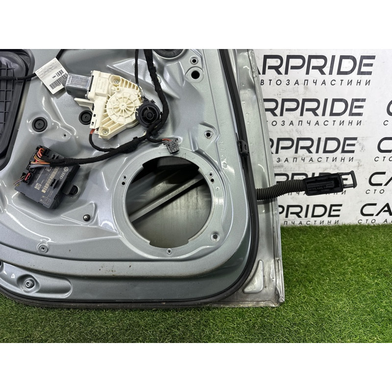 Дверь (наружные элементы кузова) AUDI A4 B8 2010 2.0 CAEB 8K5833051D