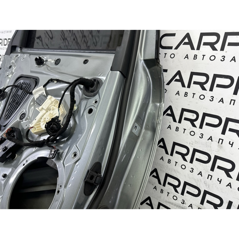 Дверь (наружные элементы кузова) AUDI A4 B8 2010 2.0 CAEB 8K5833051D