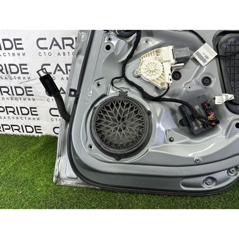 Дверь (наружные элементы кузова) AUDI A4 B8 2010 2.0 CAEB 8K5833052D