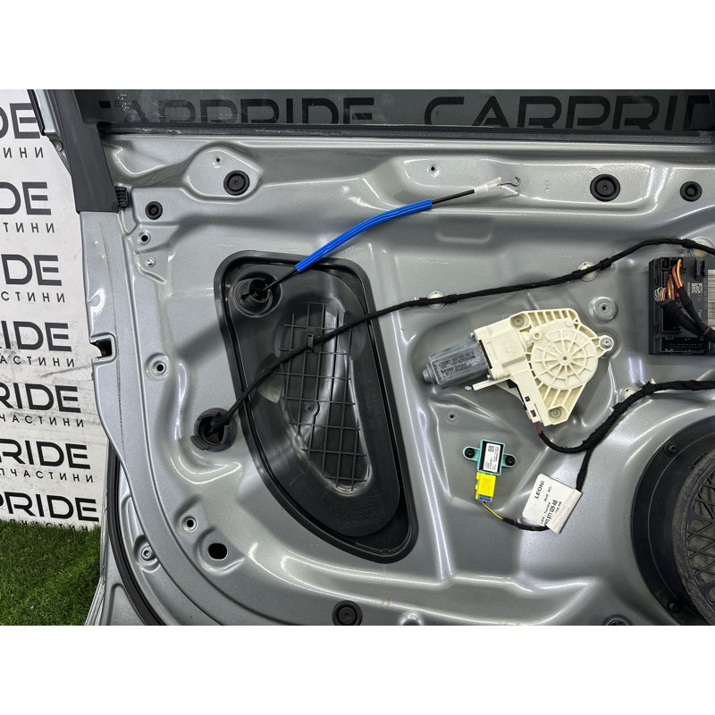 Дверь (наружные элементы кузова) AUDI A4 B8 2010 2.0 CAEB 8K0831051J