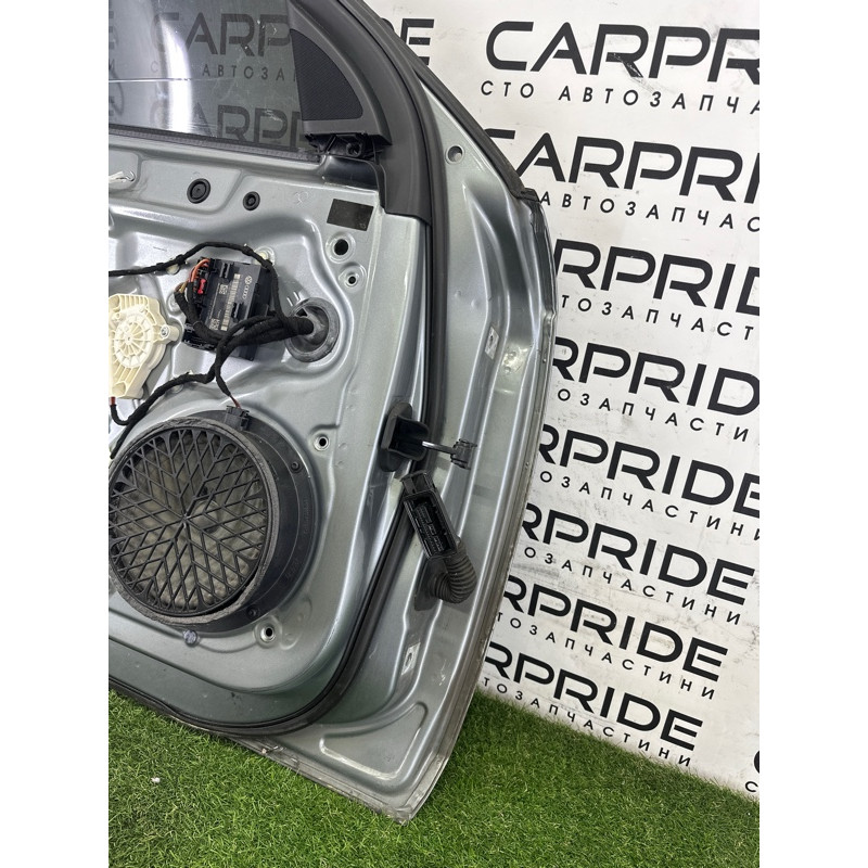 Дверь (наружные элементы кузова) AUDI A4 B8 2010 2.0 CAEB 8K0831051J