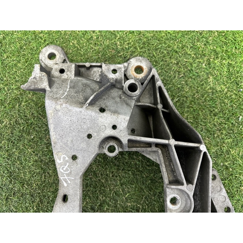 Траверса (трансмиссия) AUDI Q5 8R 2010 3.2 CALB 4H0399263L