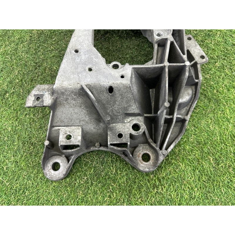 Траверса (трансмиссия) AUDI Q5 8R 2010 3.2 CALB 4H0399263L