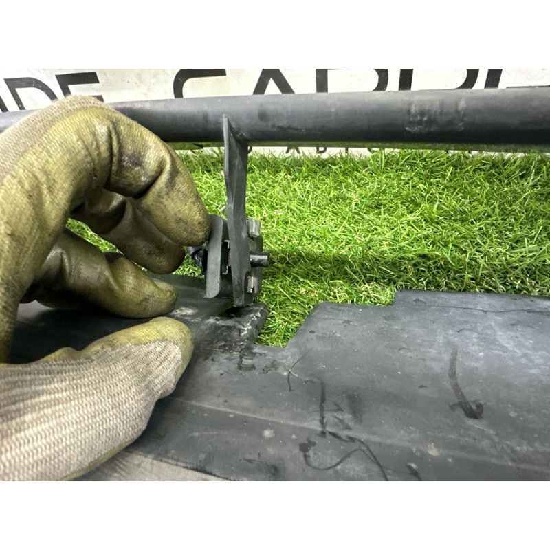 Диффузор радиатора (кузов и элементы) LAND ROVER RANGE ROVER Sport L494 2016 3.0 Diesel LR043739