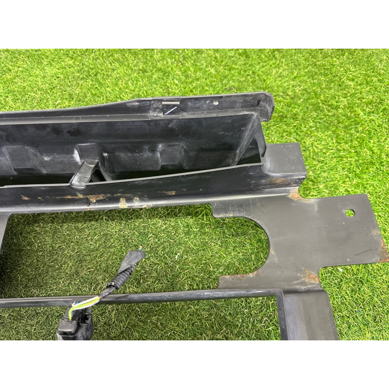 Диффузор радиатора (кузов и элементы) LAND ROVER RANGE ROVER Sport L494 2016 3.0 Diesel LR043739