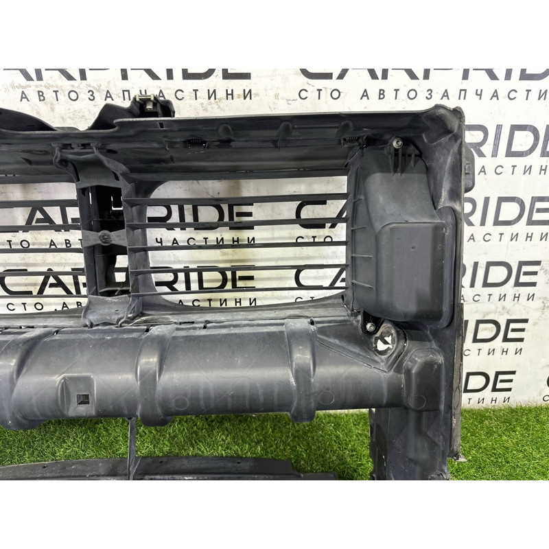 Диффузор радиатора (кузов и элементы) BMW 7-series F01 2011 3.0 N54 51747183854