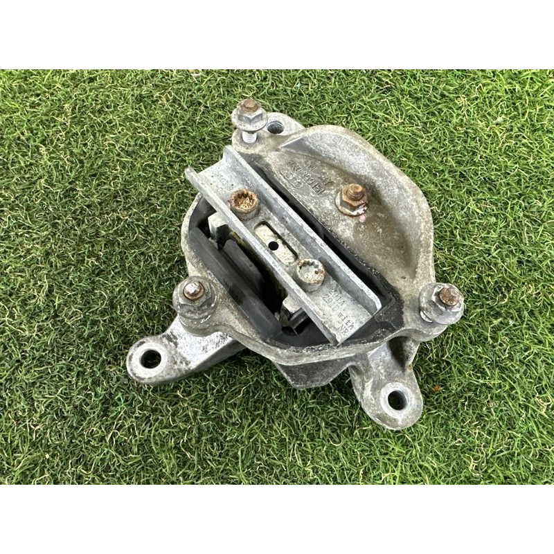 Подушка КПП (трансмиссия) AUDI Q5 8R 2010 3.2 CALB 8K0399151DB