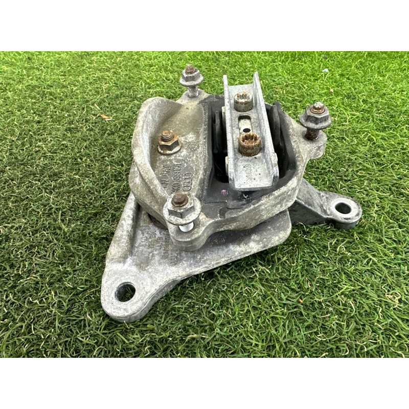 Подушка КПП (трансмиссия) AUDI Q5 8R 2010 3.2 CALB 8K0399151DB