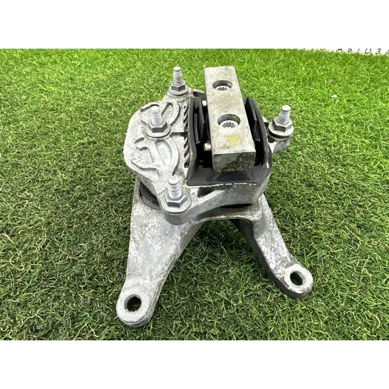 Подушка КПП (трансмиссия) AUDI Q5 FY 2018 2.0 DAYB 8W0399156AQ