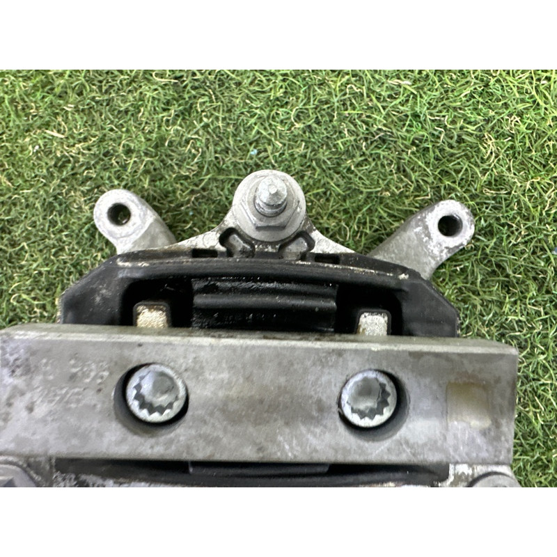 Подушка КПП (трансмиссия) AUDI Q5 FY 2018 2.0 DAYB 8W0399156AQ