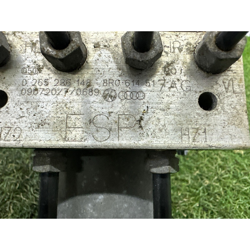 Блок abs (тормозная система) AUDI Q5 8R 2010 3.2 CALB 8R0614517AJ