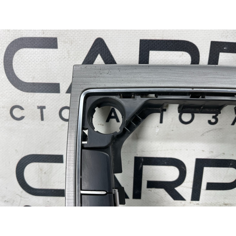Накладка центральной консоли (салон) Volkswagen Passat B7 2014 1.8 561864263n