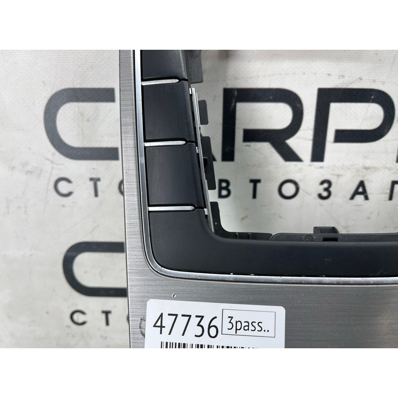 Накладка центральной консоли (салон) Volkswagen Passat B7 2014 1.8 561864263n