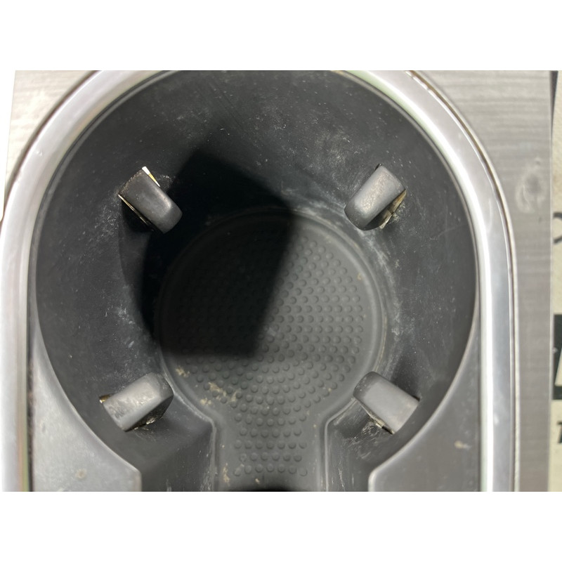 Накладка центральной консоли (салон) Volkswagen Passat B7 2014 1.8 561864263n