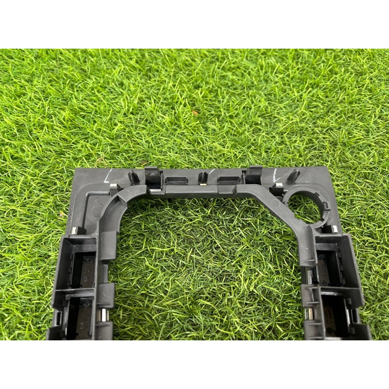 Накладка центральной консоли (салон) Volkswagen Passat B7 2014 1.8 561864263n