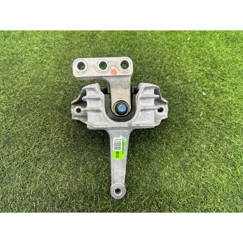 Подушка двигуна (двигатель и элементы) KIA Soul 3 2022 2.0 21810K0150