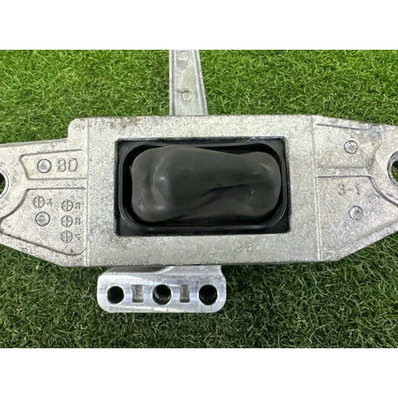 Подушка двигуна (двигатель и элементы) KIA Soul 3 2022 2.0 21810K0150