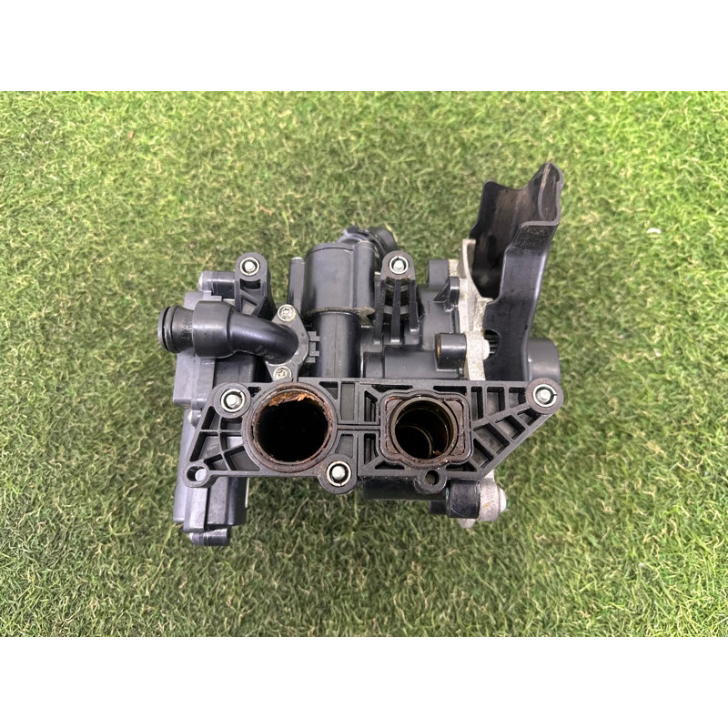 Корпус термостата с помпой (система охлаждения) AUDI Q5 FY 2018 2.0 DAYB 06L121111J