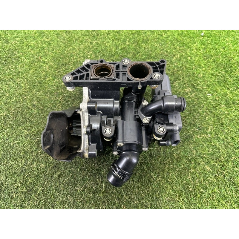 Корпус термостата с помпой (система охлаждения) AUDI Q5 FY 2018 2.0 DAYB 06L121111J