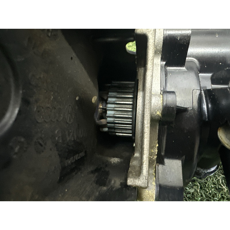 Корпус термостата с помпой (система охлаждения) AUDI Q5 FY 2018 2.0 DAYB 06L121111J