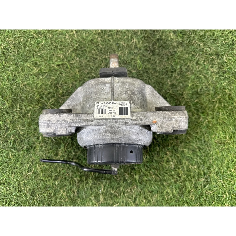 Подушка двигуна (двигатель и элементы) LAND ROVER RANGE ROVER Sport L494 2016 3.0 Diesel LR057632