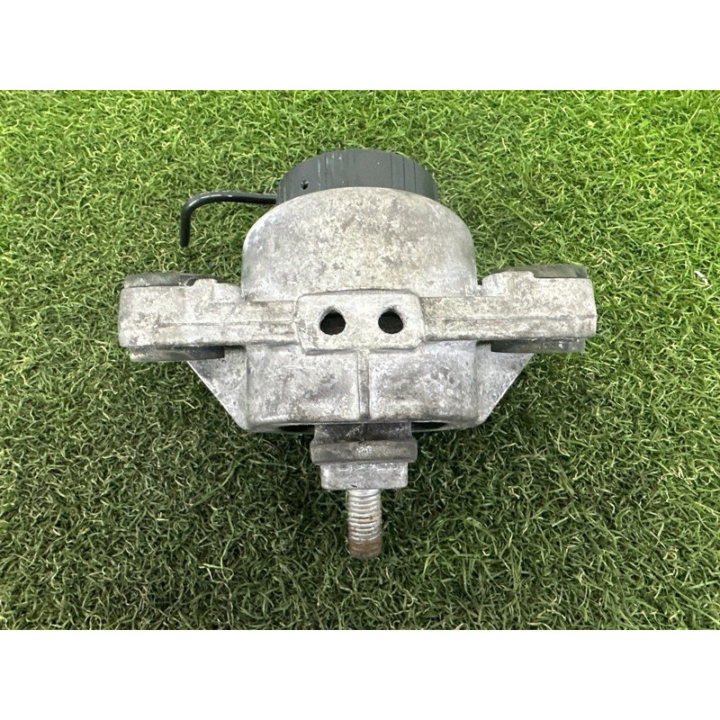 Подушка двигуна (двигатель и элементы) LAND ROVER RANGE ROVER Sport L494 2016 3.0 Diesel LR057632