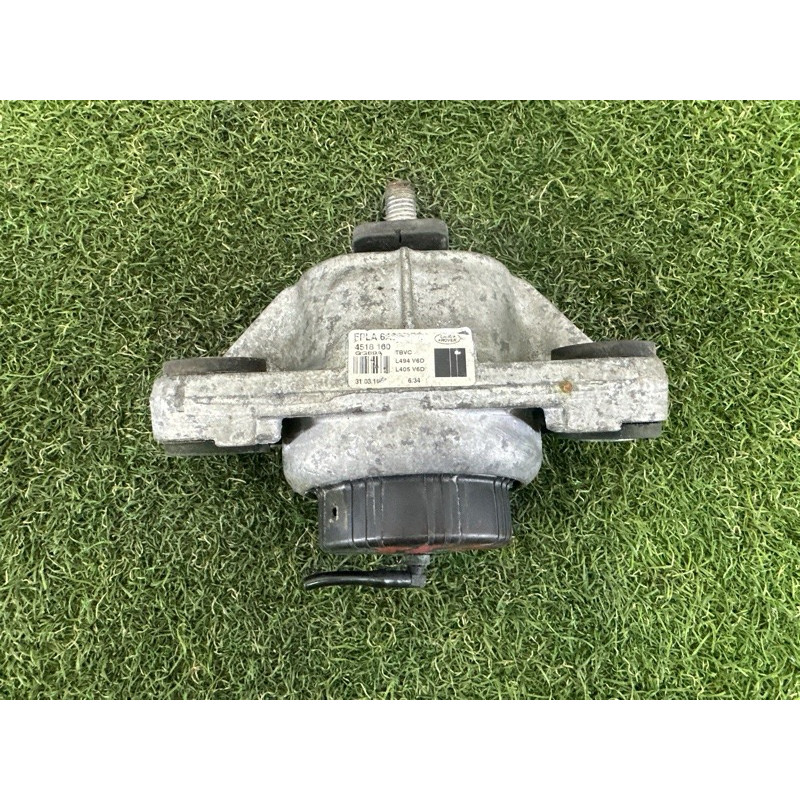 Подушка двигуна (двигатель и элементы) LAND ROVER RANGE ROVER Sport L494 2016 3.0 Diesel LR057632