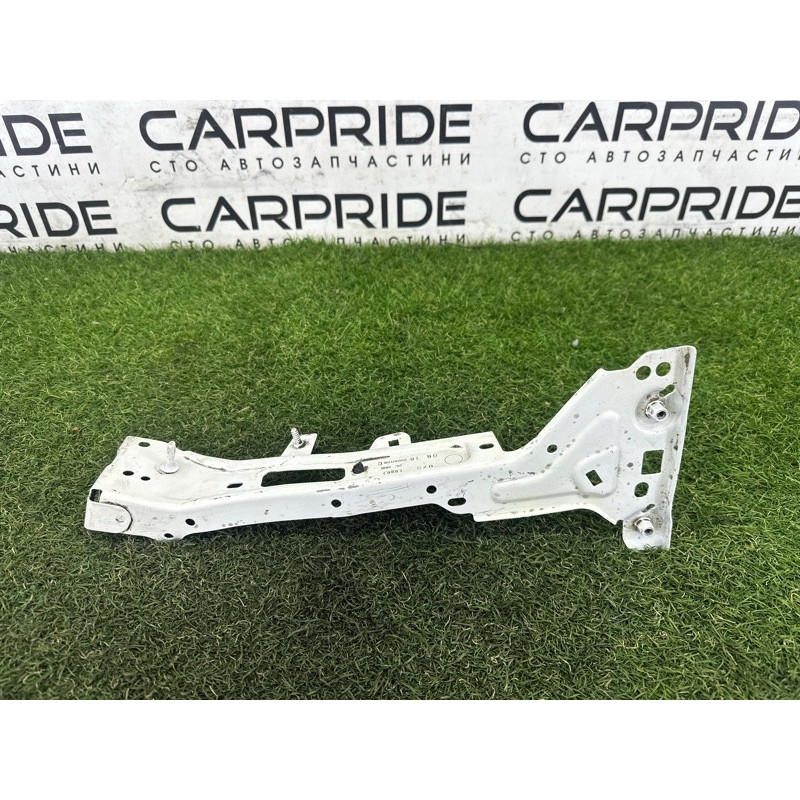 Крепление крыла (кузов и элементы) AUDI A4 B9 2018 2.0 DBPA 8W0821136C