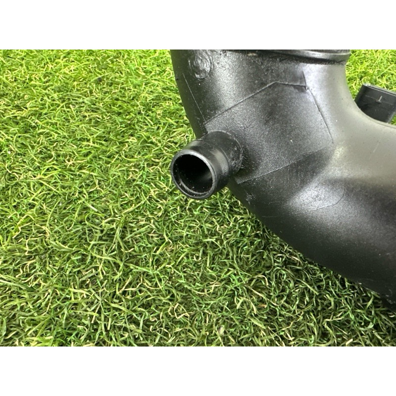 Патрубок интеркулера (двигатель и элементы) BMW X1 E84 2014 2.0 13717607941