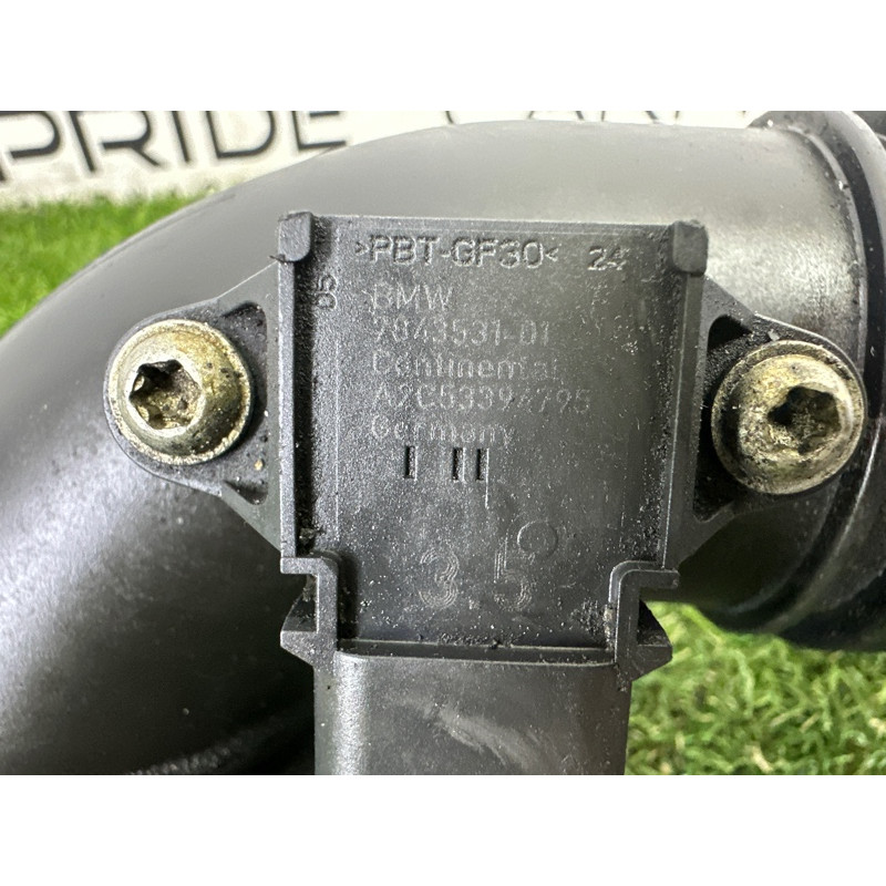 Патрубок интеркулера (двигатель и элементы) BMW X1 E84 2014 2.0 13717607941