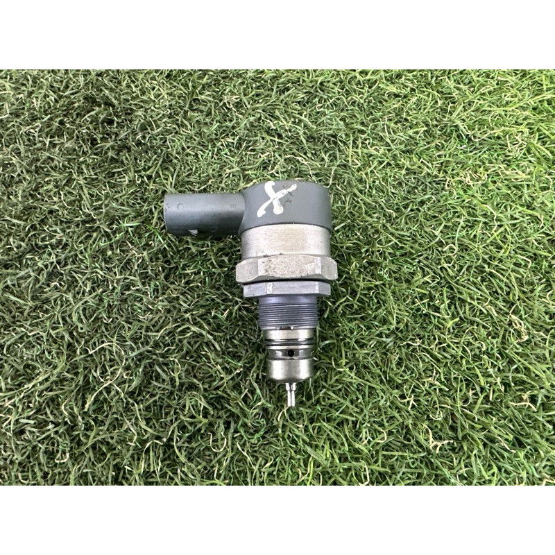 Регулятор давления топлива (топливная система) AUDI Q7 4L 2011 3.0 CATA 057130764AD