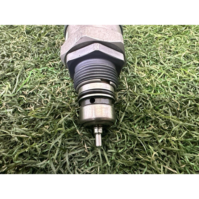 Регулятор давления топлива (топливная система) AUDI Q7 4L 2011 3.0 CATA 057130764AD