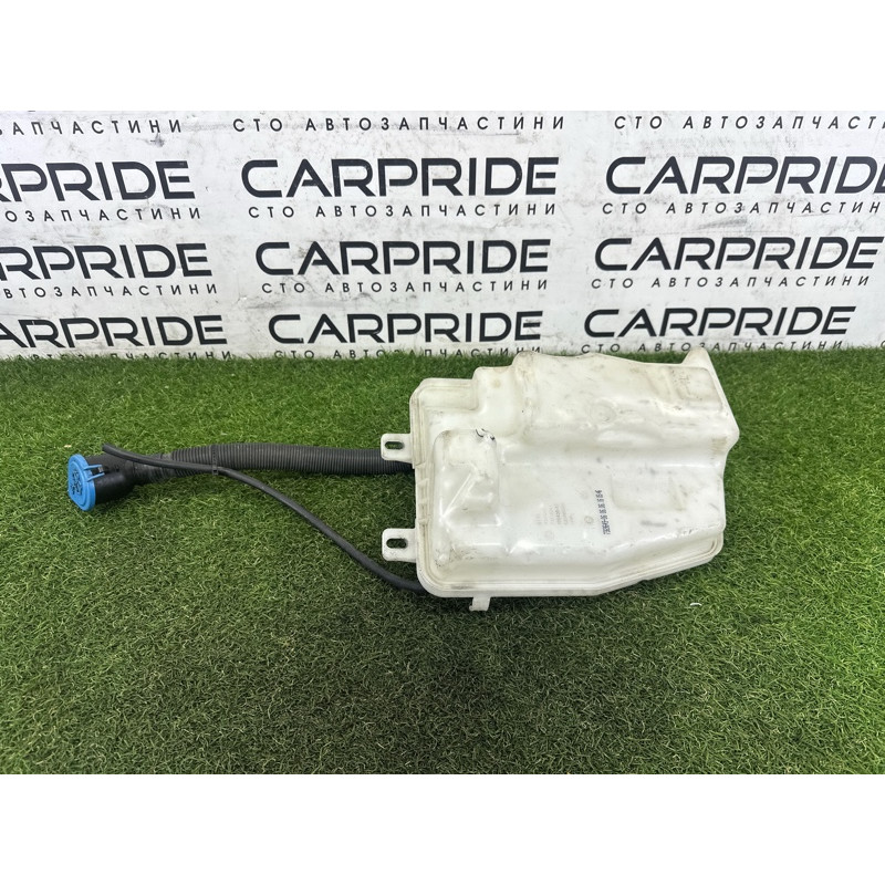 Бачок омывателя (кузов и элементы) BMW X1 F48 2016 2.0 B46B20 61667403904
