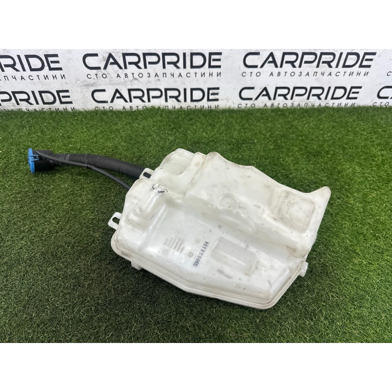 Бачок омывателя (кузов и элементы) BMW X1 F48 2016 2.0 B46B20 61667403904