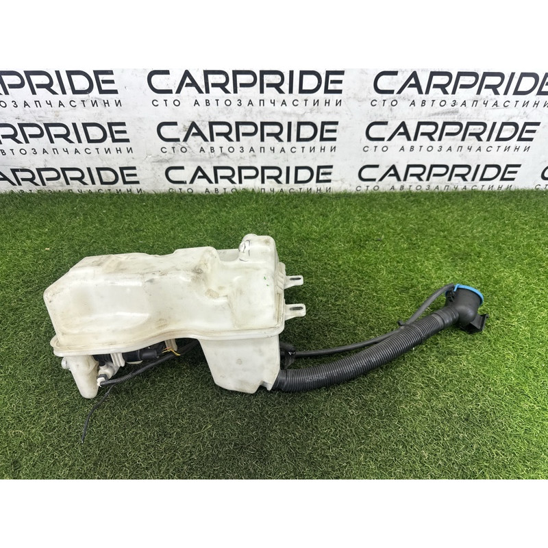 Бачок омывателя (кузов и элементы) BMW X1 F48 2016 2.0 B46B20 61667403904