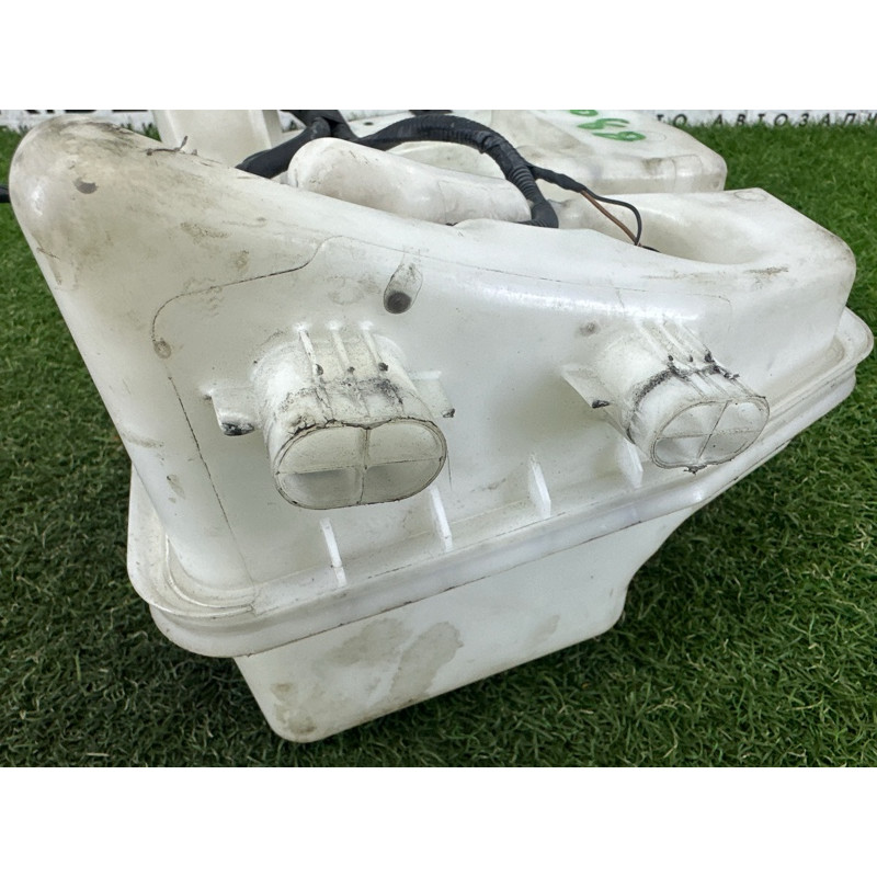 Бачок омывателя (кузов и элементы) BMW X1 F48 2016 2.0 B46B20 61667403904