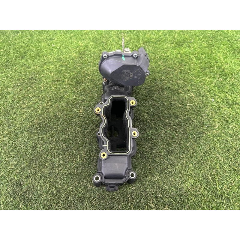 Впускний колектор (подача палива) Volkswagen Touareg NF 2011 3.0 TDI 059129712BK