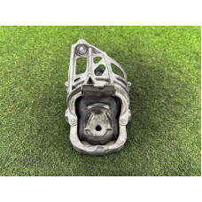 Подушка двигателя