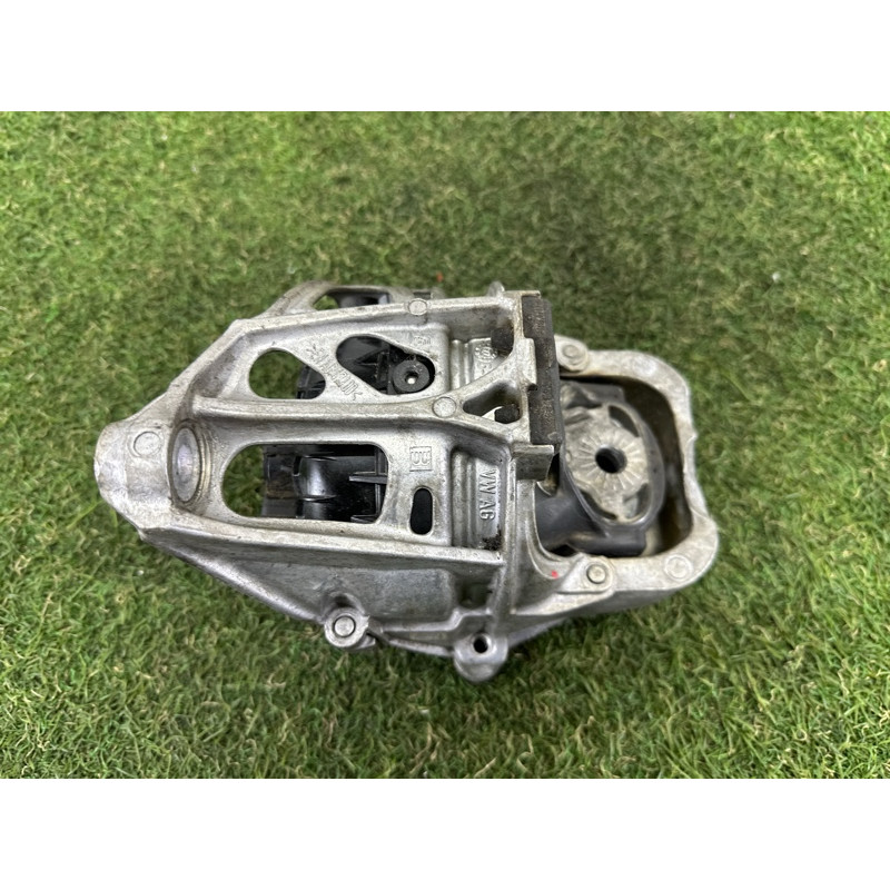 Подушка двигателя (двигатель и элементы) AUDI Q5 FY 2018 2.0 DAYB 4M0199371B